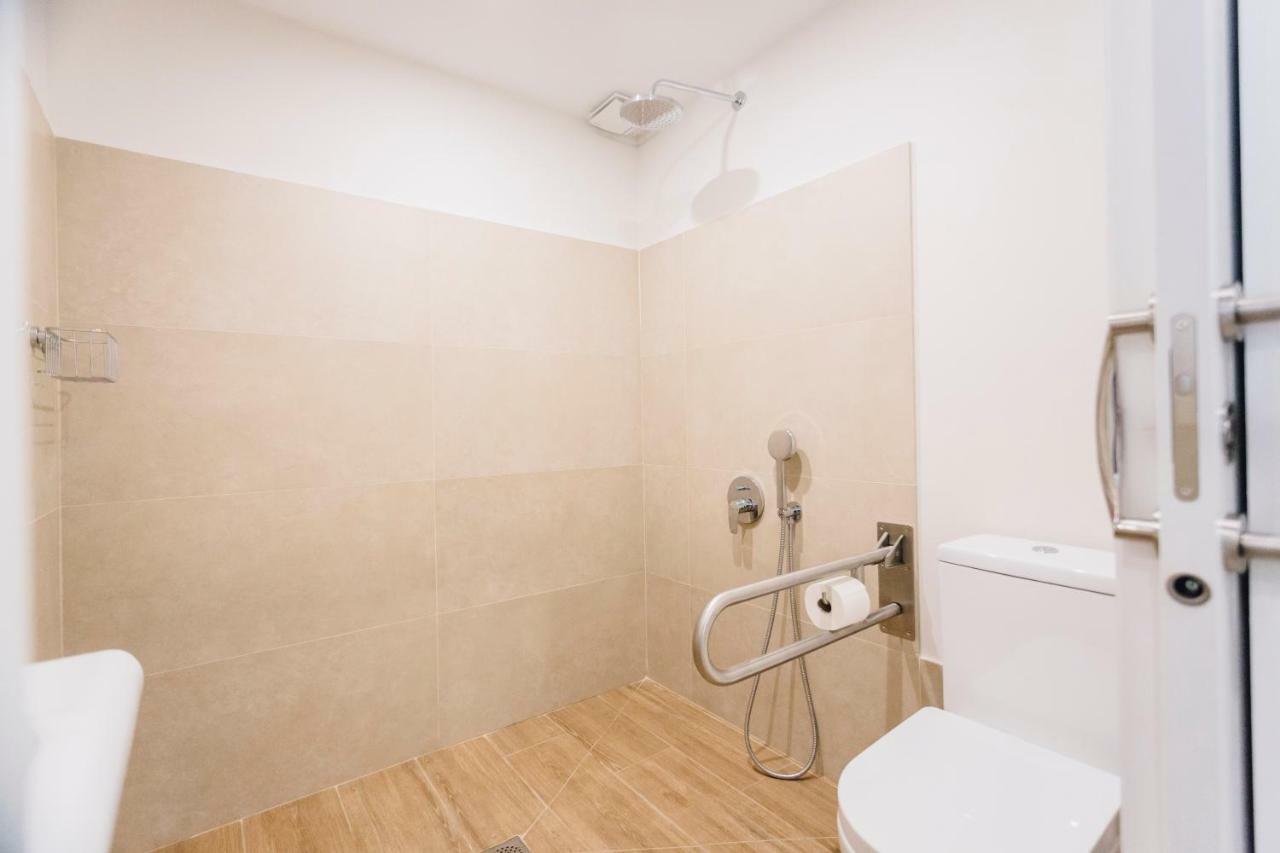 Minty Stay - Palmera Seville Room photo